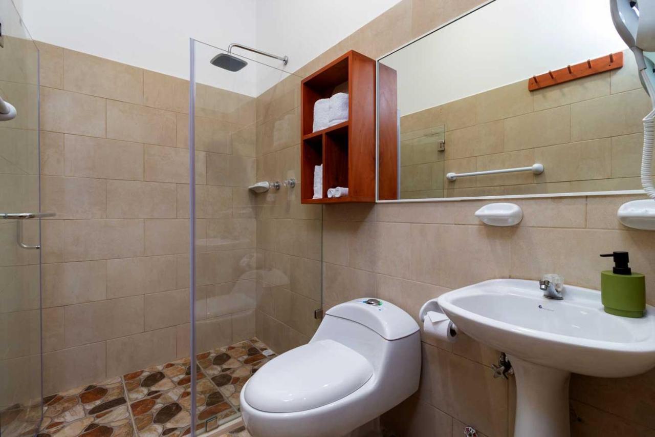 Plaza Luna Suites ปูแอร์โตอาโยรา ภายนอก รูปภาพ