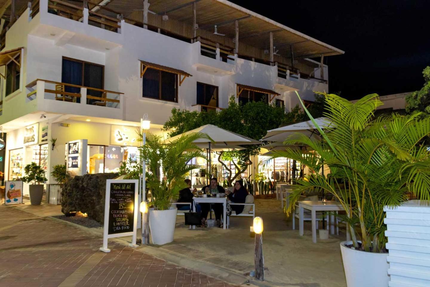 Plaza Luna Suites ปูแอร์โตอาโยรา ภายนอก รูปภาพ