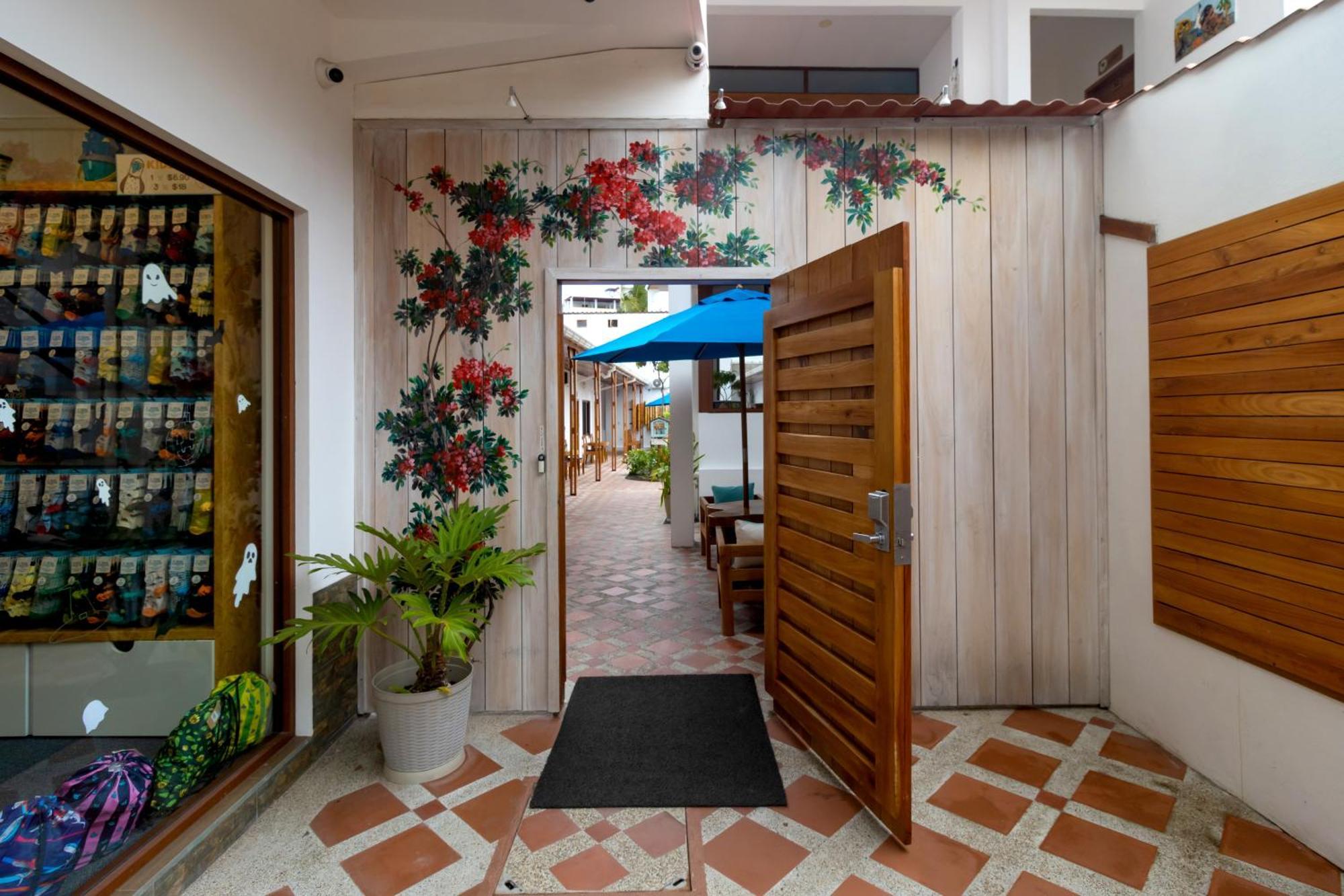 Plaza Luna Suites ปูแอร์โตอาโยรา ภายนอก รูปภาพ